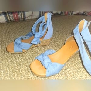 Women's UGG chambray espadrilles. Size 5